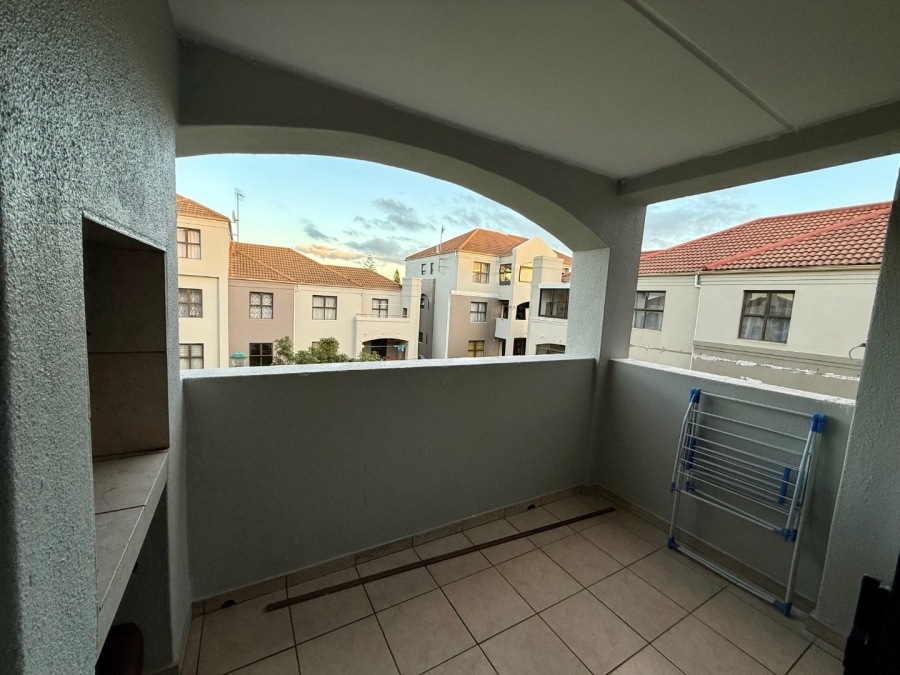 To Let 2 Bedroom Property for Rent in Vredekloof East Western Cape